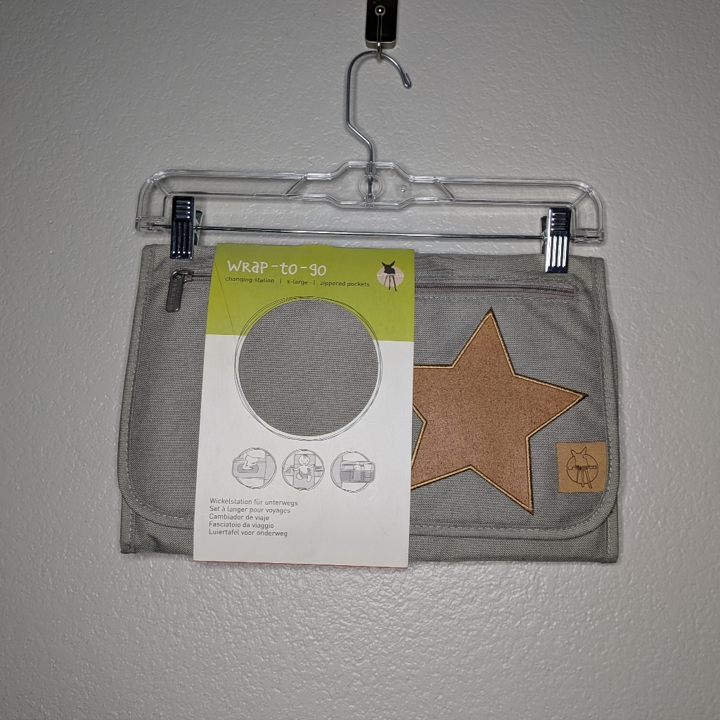 New Laessig Gray Wrap To Go Star Portable Compartment Baby Changing Station Nwt